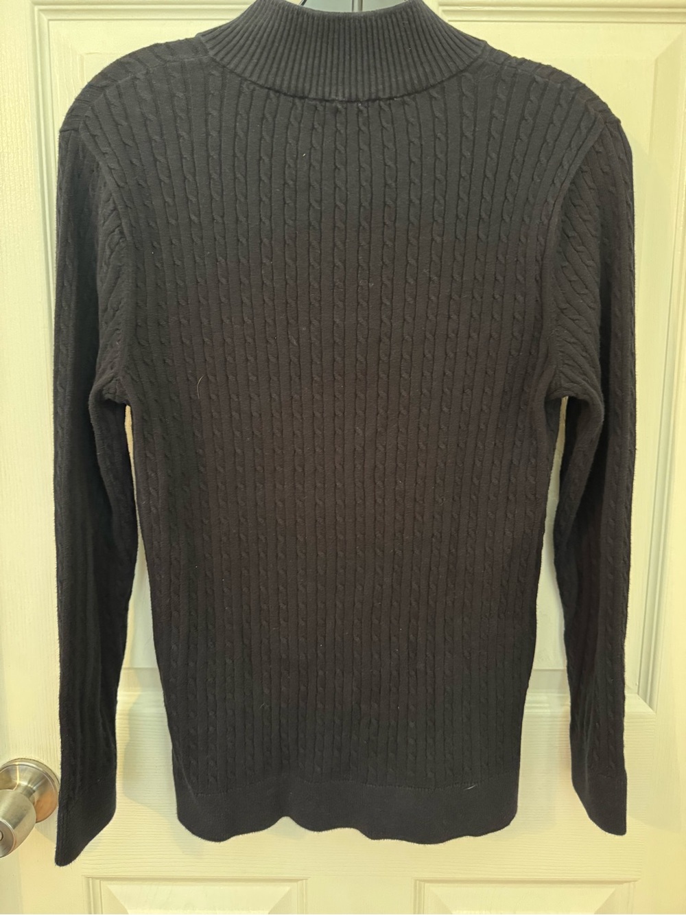 Tommy Hilfiger Men’s Cable Knit Quarter-Zip Sweater – Size Large. (EUC) - Picture 4 of 9